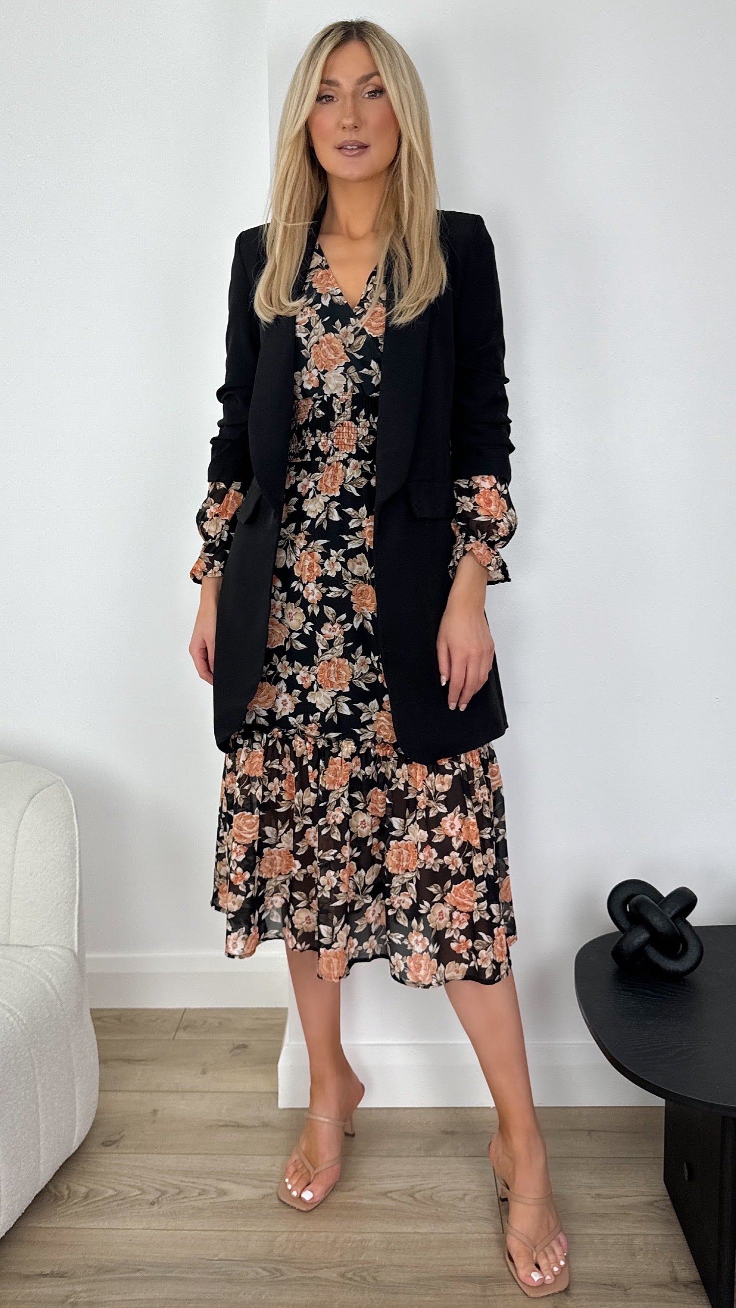 Annie Longline Blazer with Ruched Sleeves Black – Fridays Edit