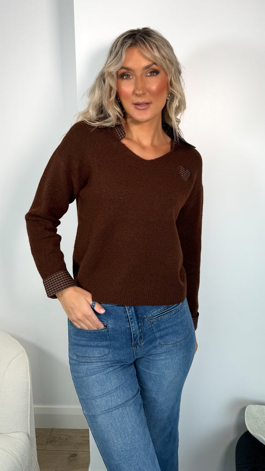 Veronica collar jumper with heart print - Brown