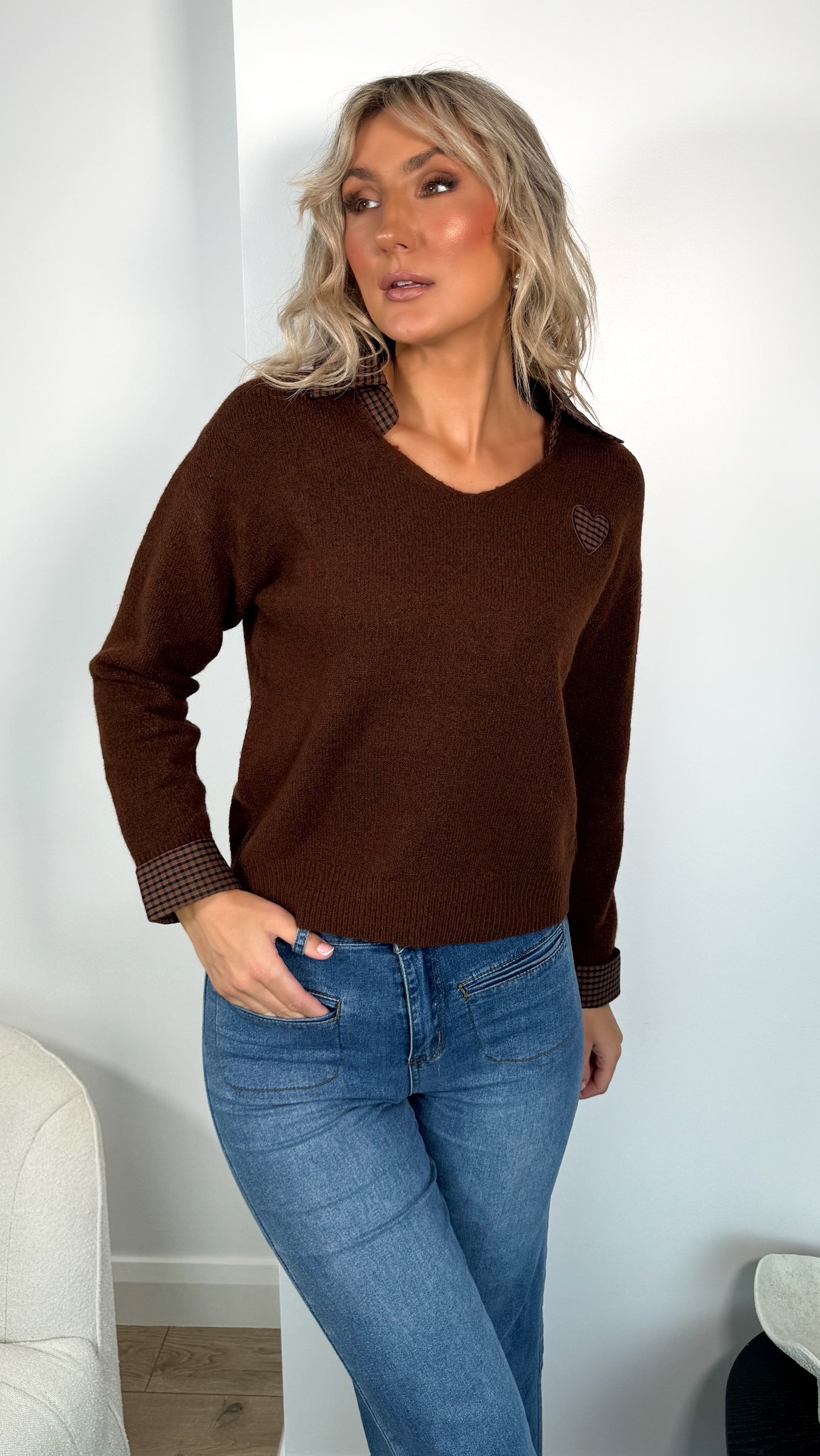 Veronica collar jumper with heart print - Brown