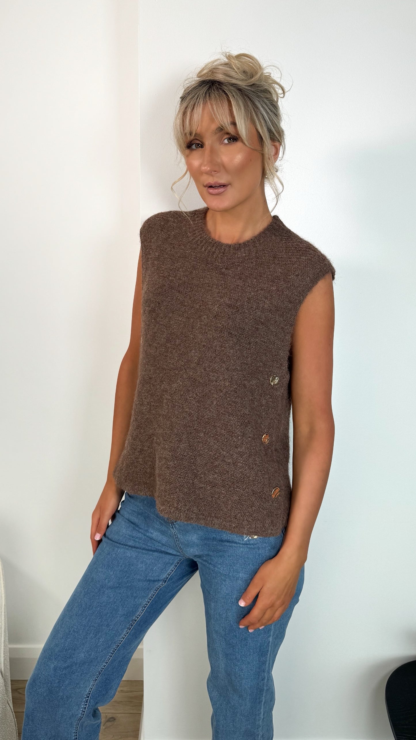 Monica Sleeveless Side Buttons Knit - Brown