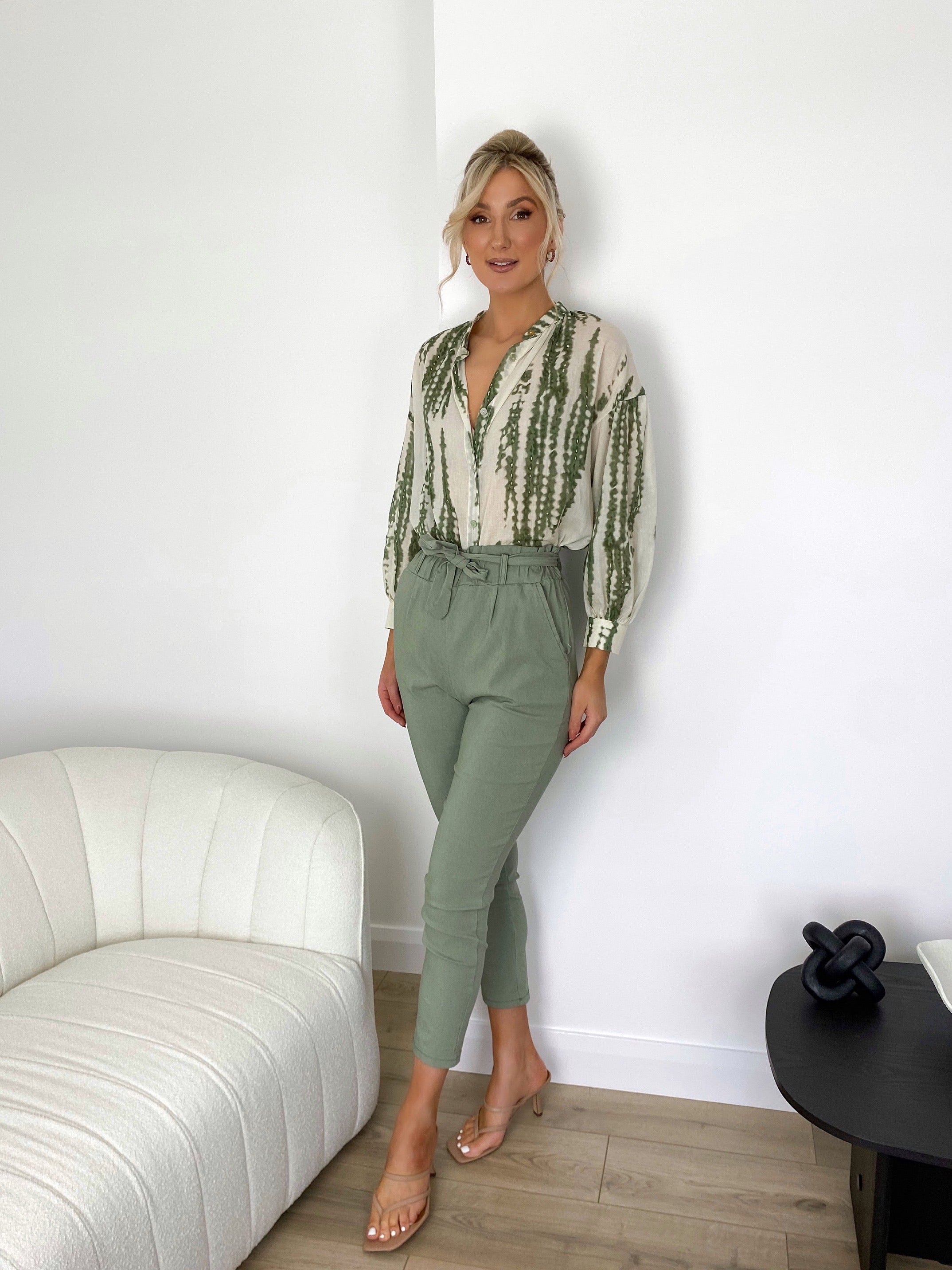 Curvy paperbag trousers | Medium Green | ONLY®