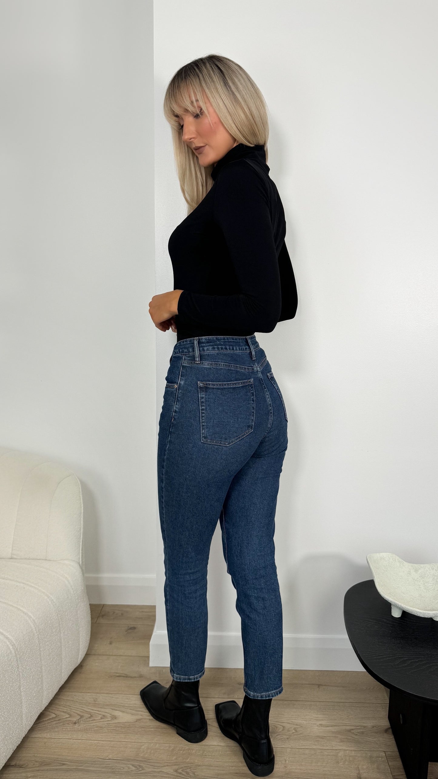 Masie Mom Fit Jeans