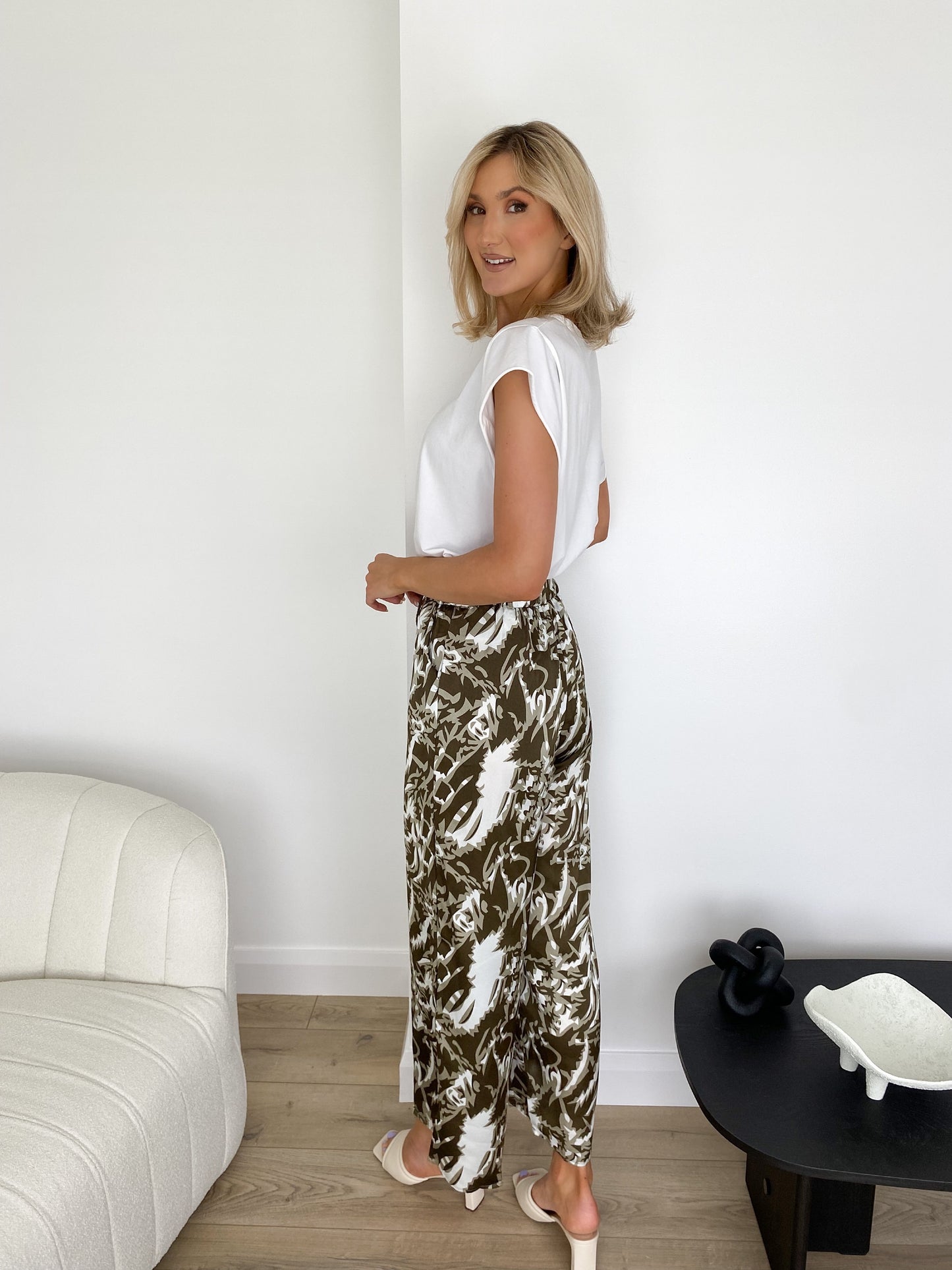 Isabella  Wide Legs Printed Belted Trousers - Khaki