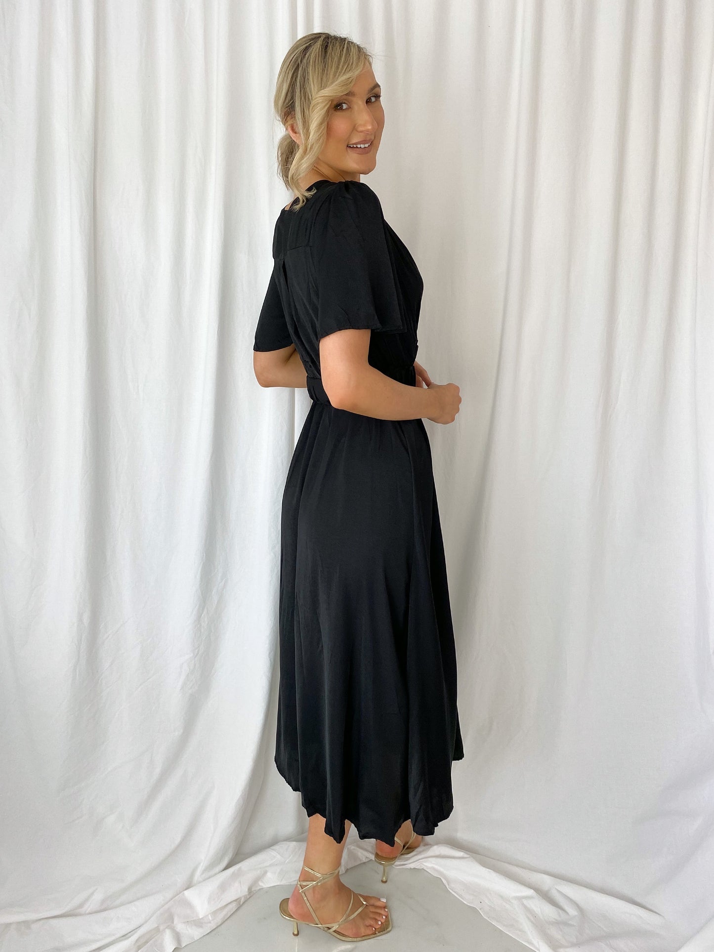 Norah Short Sleeves Belted Dress - Black